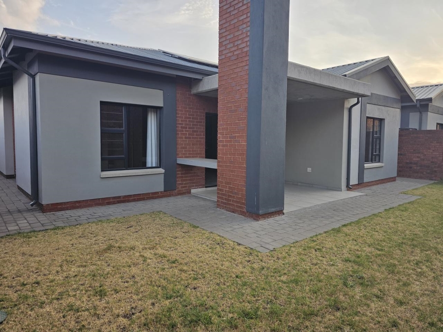 3 Bedroom Property for Sale in Vorna Valley Gauteng