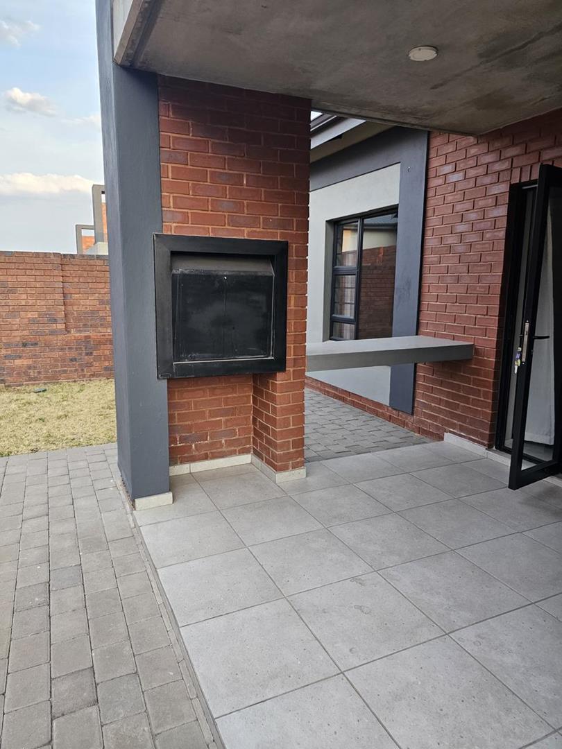 3 Bedroom Property for Sale in Vorna Valley Gauteng