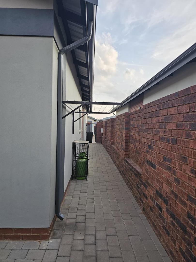 3 Bedroom Property for Sale in Vorna Valley Gauteng