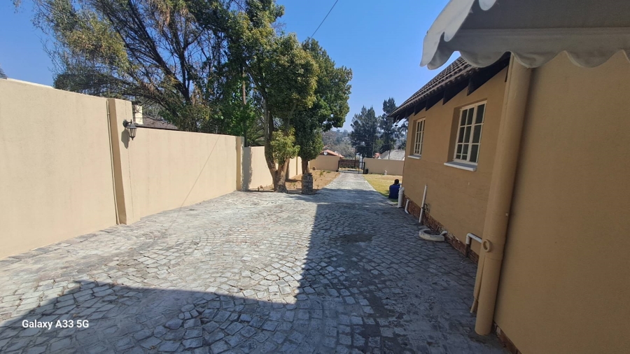 To Let 3 Bedroom Property for Rent in Buccleuch Gauteng