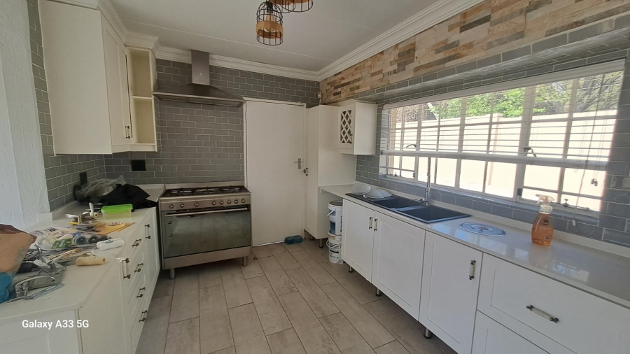 To Let 3 Bedroom Property for Rent in Buccleuch Gauteng