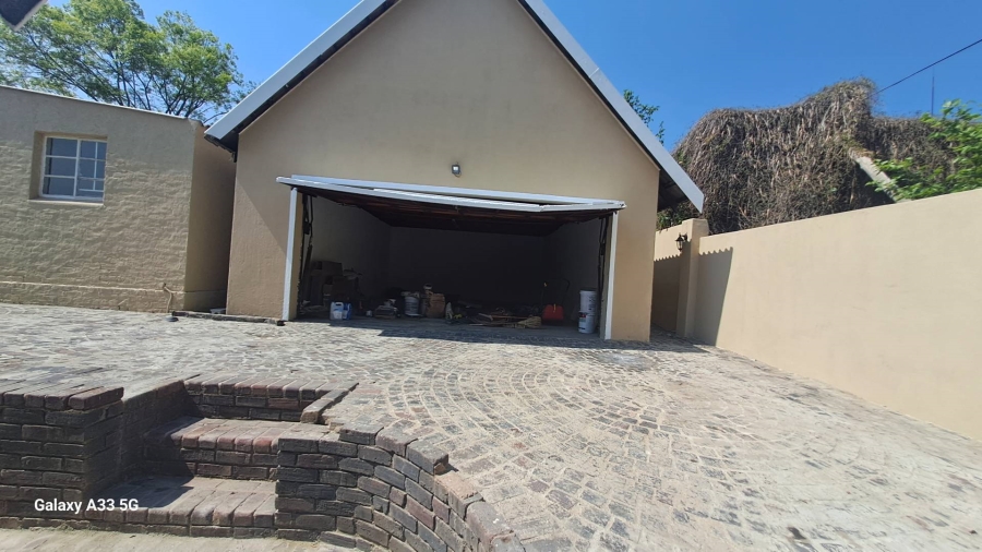 To Let 3 Bedroom Property for Rent in Buccleuch Gauteng