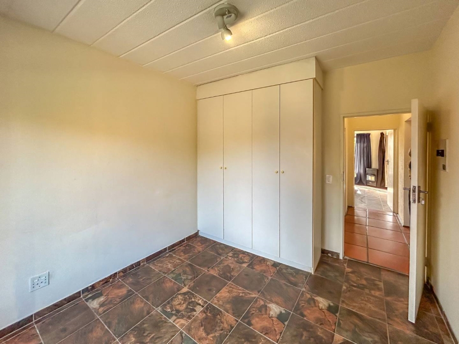 2 Bedroom Property for Sale in Sunninghill Gauteng