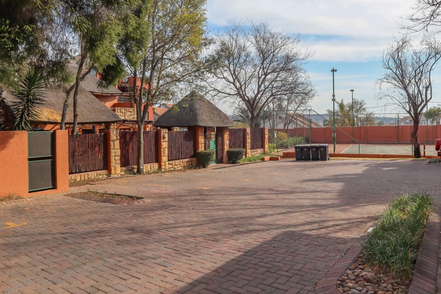 2 Bedroom Property for Sale in Sunninghill Gauteng