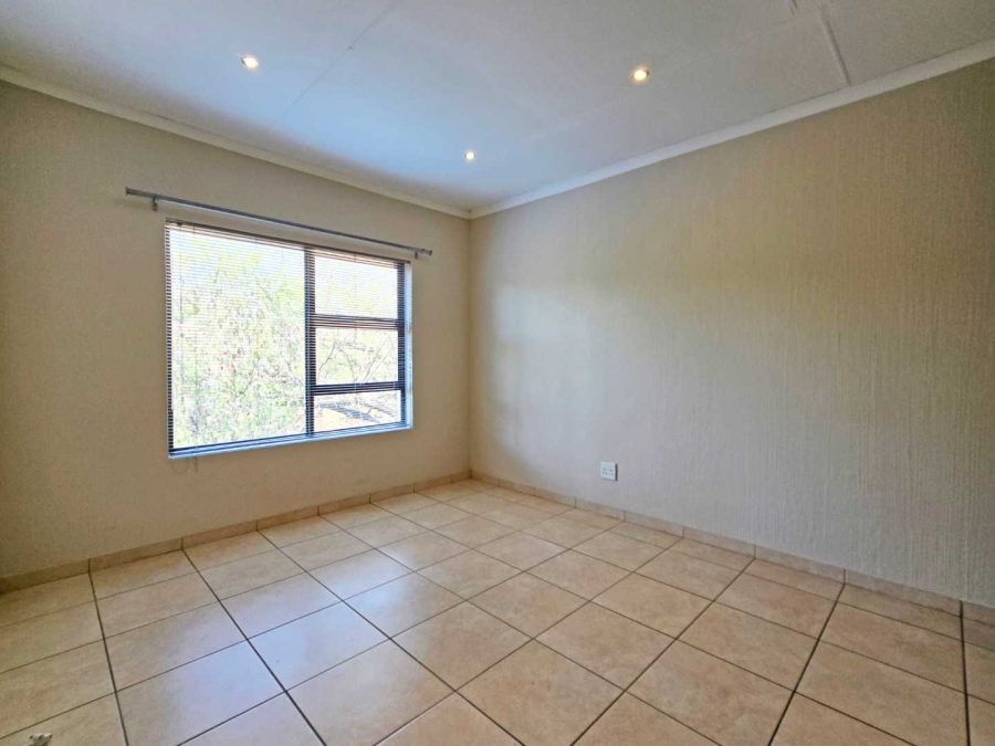 To Let 3 Bedroom Property for Rent in Mulbarton Gauteng