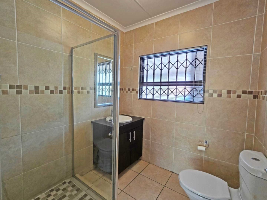 To Let 3 Bedroom Property for Rent in Mulbarton Gauteng