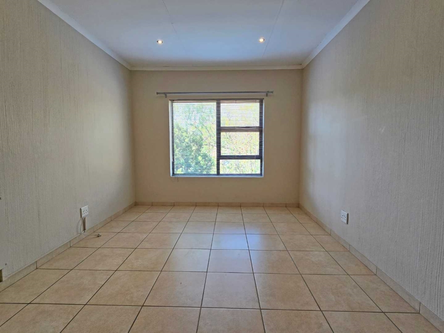 To Let 3 Bedroom Property for Rent in Mulbarton Gauteng