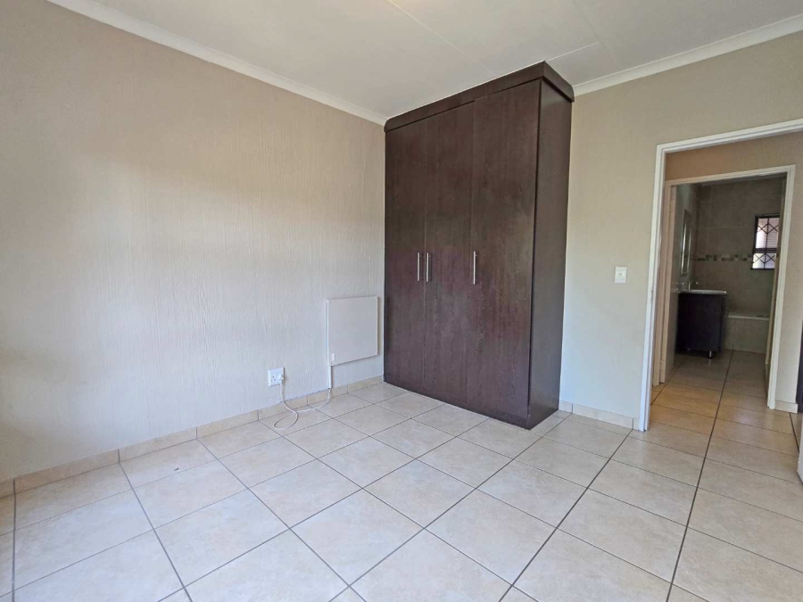 To Let 3 Bedroom Property for Rent in Mulbarton Gauteng