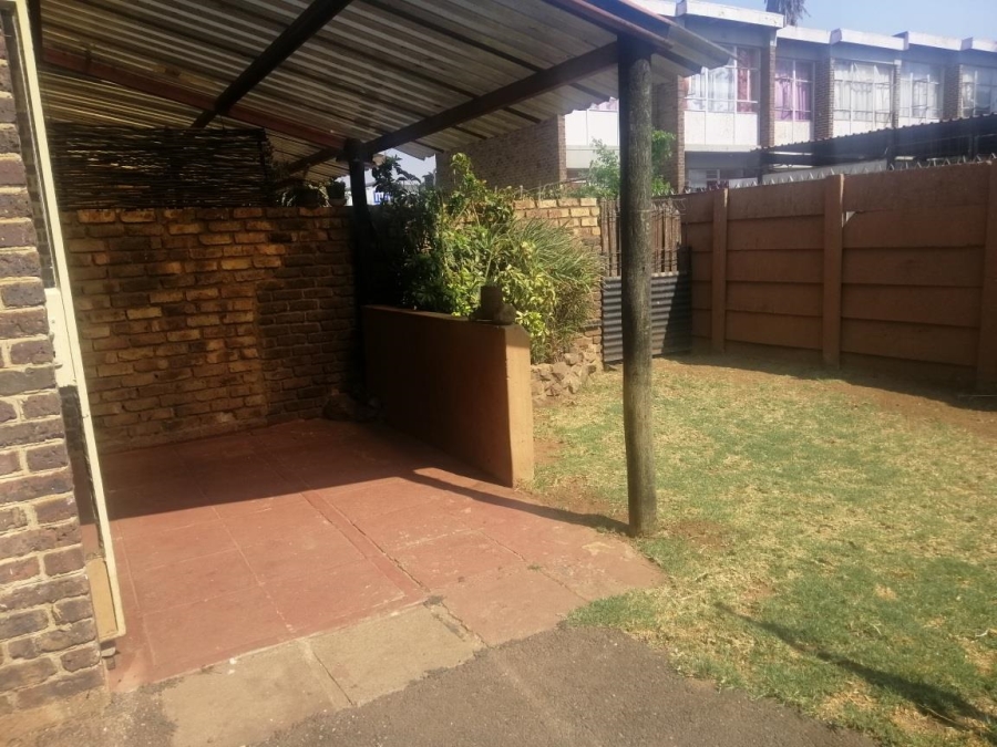 To Let 3 Bedroom Property for Rent in Cruywagenpark Gauteng