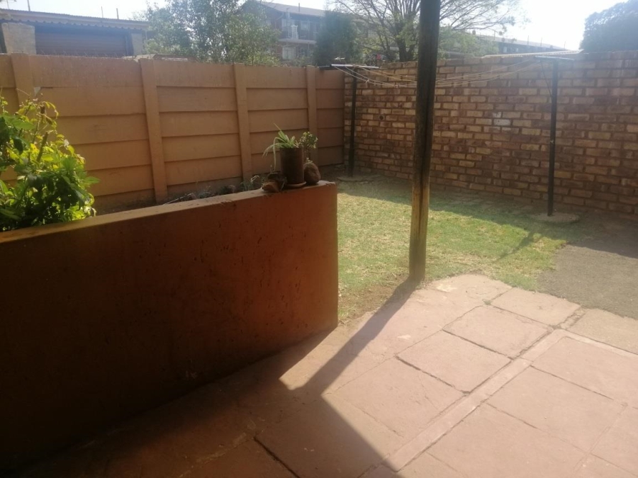 To Let 3 Bedroom Property for Rent in Cruywagenpark Gauteng