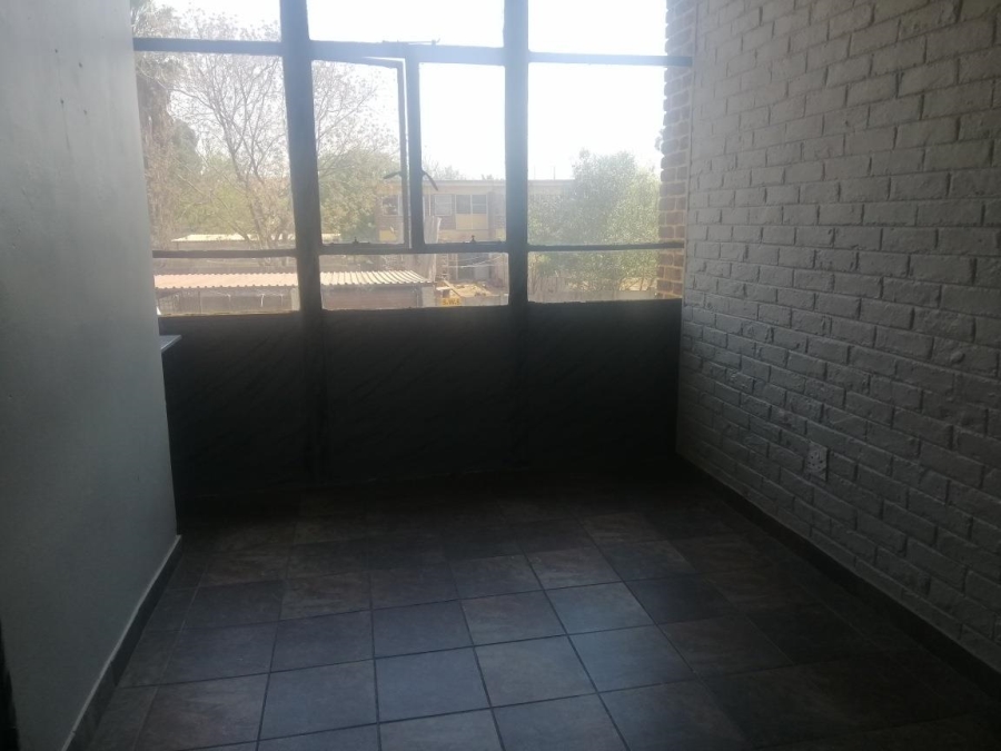 To Let 3 Bedroom Property for Rent in Cruywagenpark Gauteng