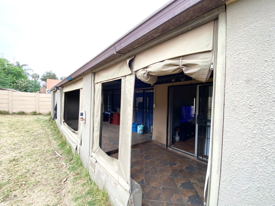 4 Bedroom Property for Sale in The Reeds Gauteng