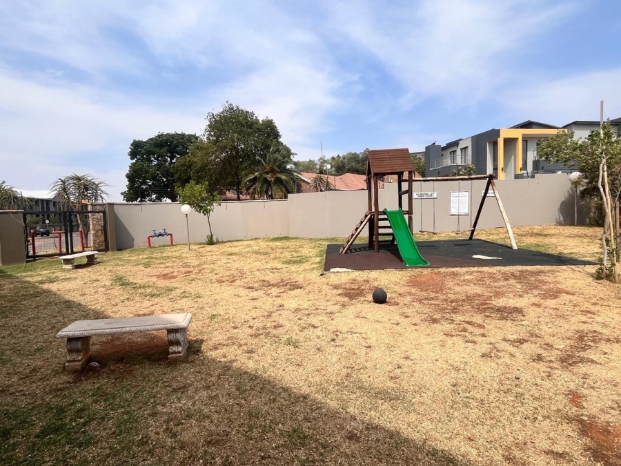 2 Bedroom Property for Sale in Kameeldrift Gauteng