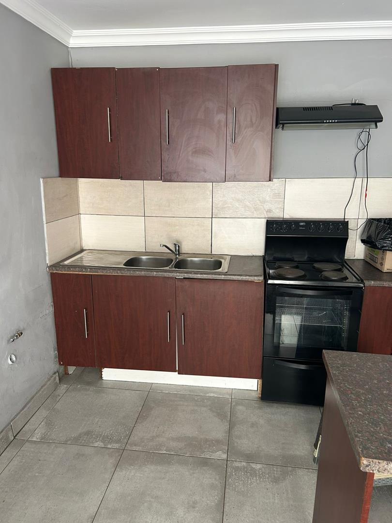 To Let 1 Bedroom Property for Rent in Sonneglans Gauteng