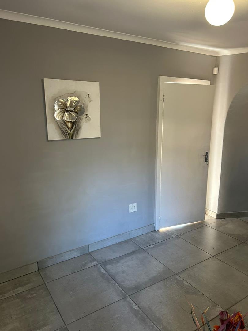 To Let 1 Bedroom Property for Rent in Sonneglans Gauteng