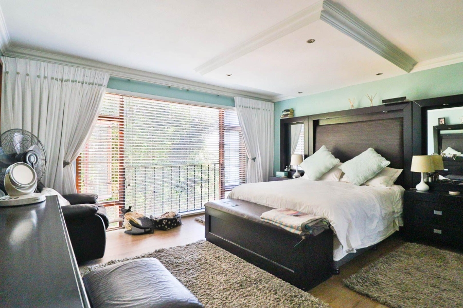 4 Bedroom Property for Sale in Mondeor Gauteng