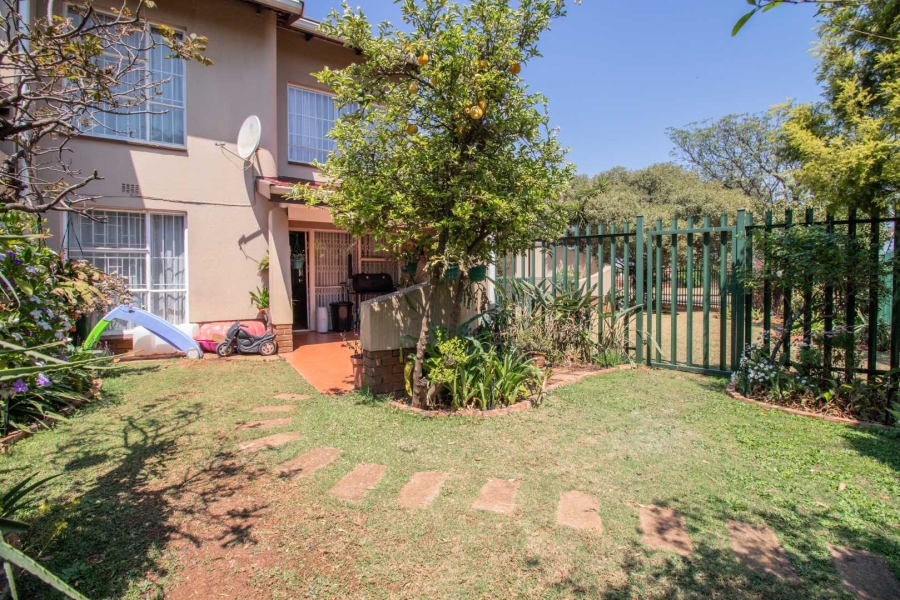 3 Bedroom Property for Sale in Farrarmere Gauteng