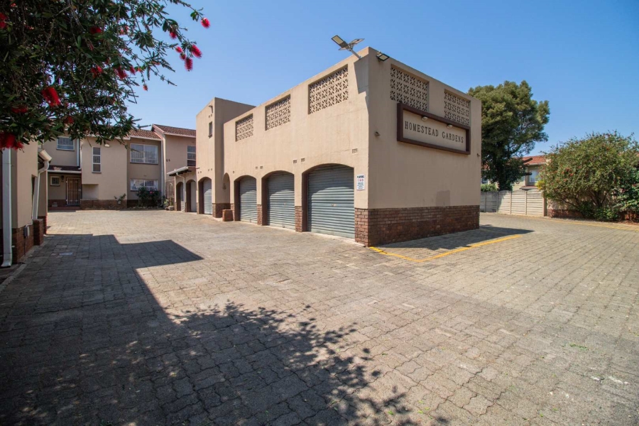 3 Bedroom Property for Sale in Farrarmere Gauteng