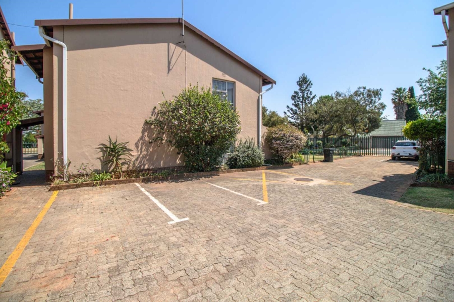 3 Bedroom Property for Sale in Farrarmere Gauteng