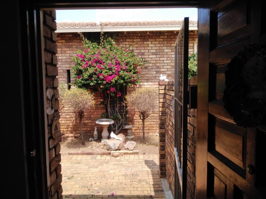 To Let 3 Bedroom Property for Rent in Brummeria Gauteng