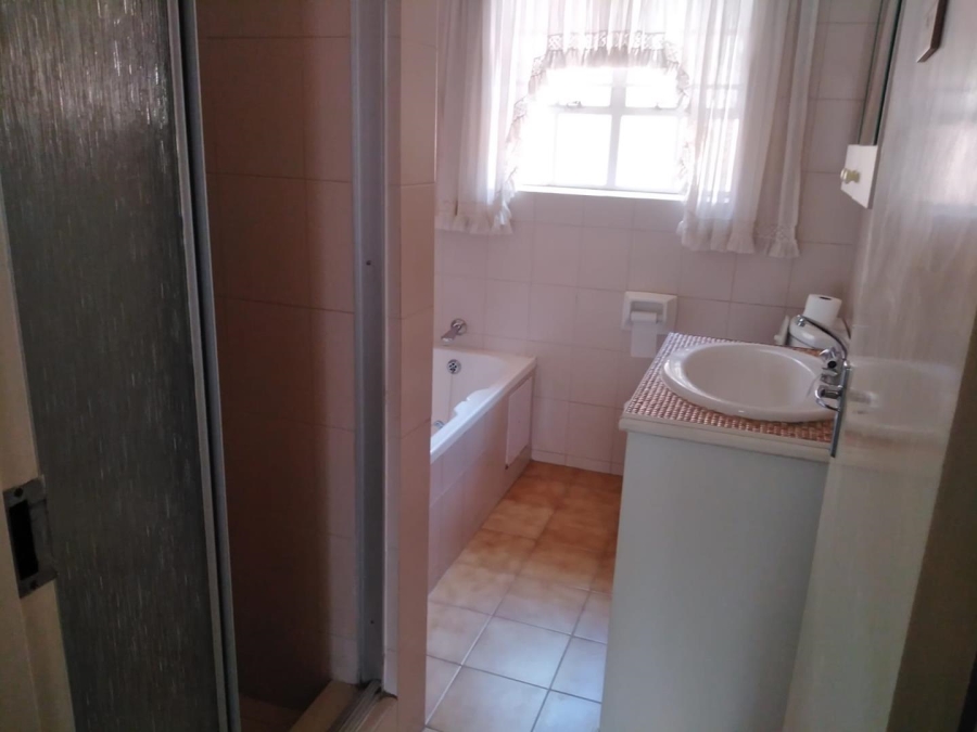 To Let 3 Bedroom Property for Rent in Brummeria Gauteng