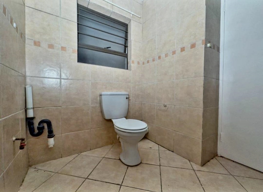 1 Bedroom Property for Sale in Oukraal Estate Gauteng