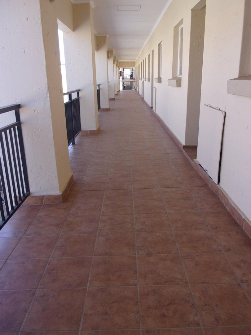 1 Bedroom Property for Sale in North Riding Gauteng