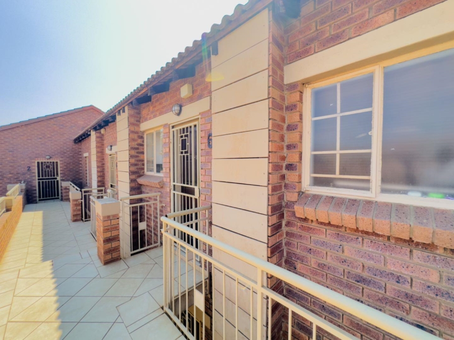 2 Bedroom Property for Sale in Mooikloof Ridge Gauteng