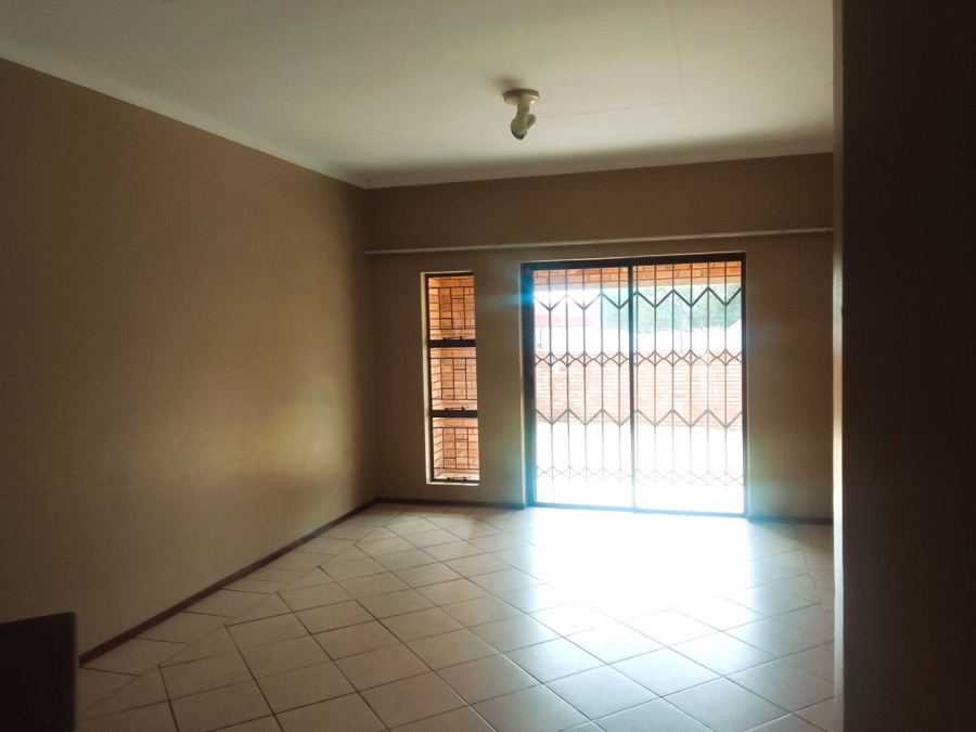 To Let 2 Bedroom Property for Rent in Willowbrook Gauteng