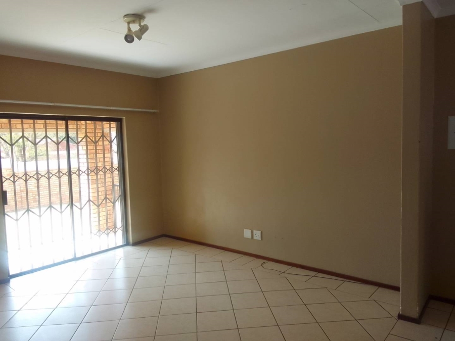 To Let 2 Bedroom Property for Rent in Willowbrook Gauteng