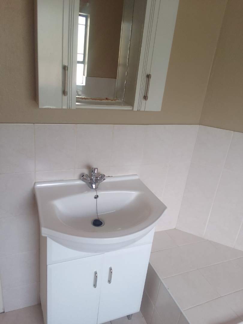 To Let 2 Bedroom Property for Rent in Willowbrook Gauteng