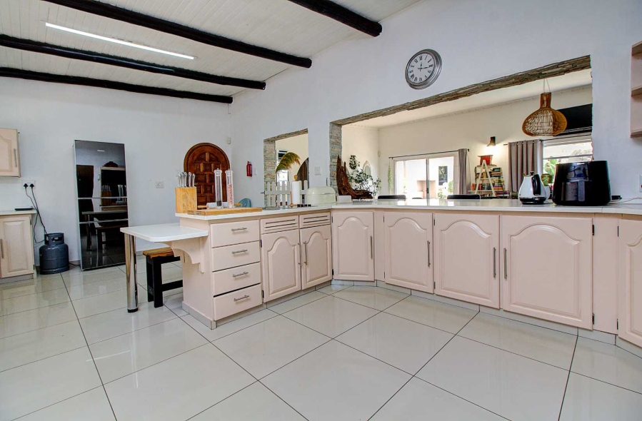 4 Bedroom Property for Sale in Kloofendal Gauteng