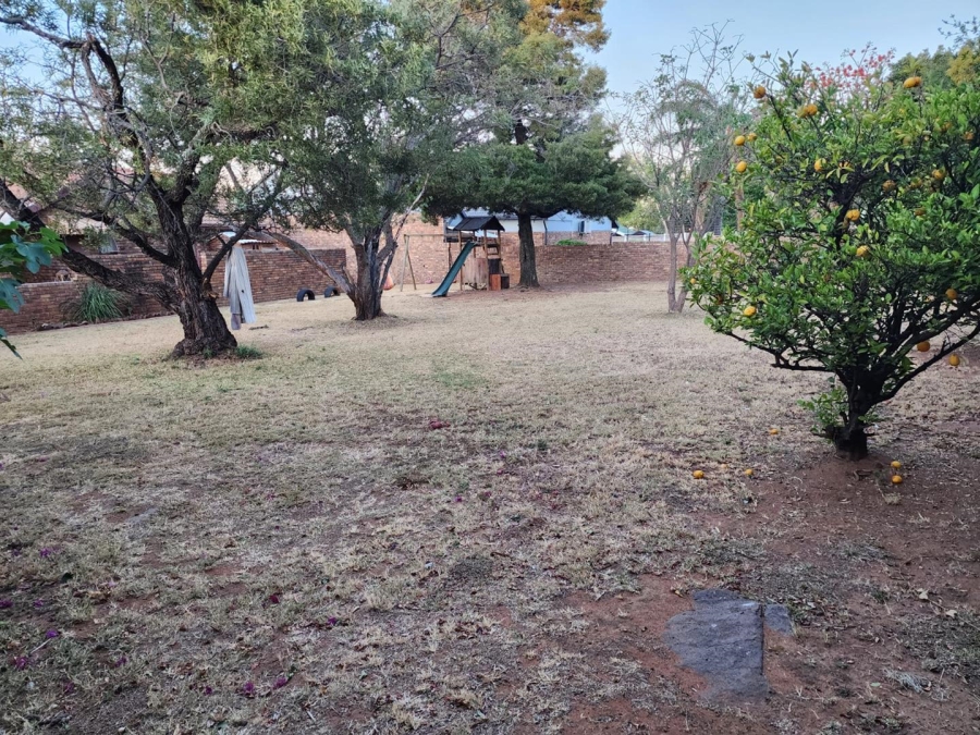 To Let 3 Bedroom Property for Rent in Rooihuiskraal Gauteng