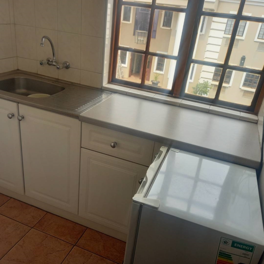 To Let commercial Property for Rent in Halfway House Estates Gauteng