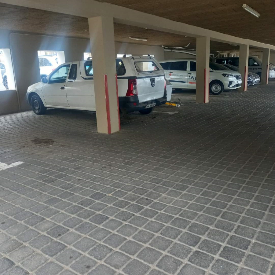 To Let commercial Property for Rent in Halfway House Estates Gauteng