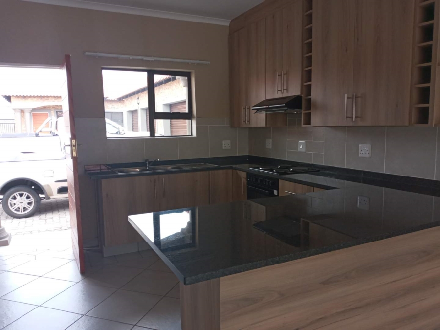 To Let 3 Bedroom Property for Rent in Riversdale Gauteng