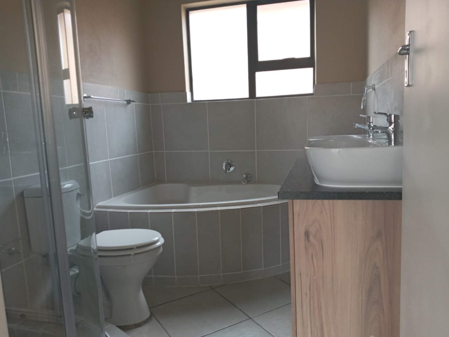 To Let 3 Bedroom Property for Rent in Riversdale Gauteng