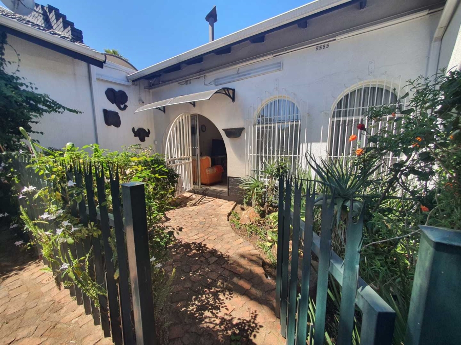 6 Bedroom Property for Sale in Brackendowns Gauteng