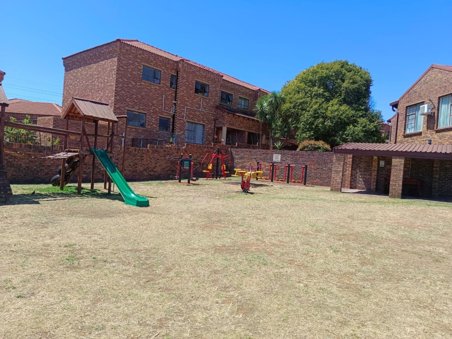 2 Bedroom Property for Sale in Liefde en Vrede Gauteng