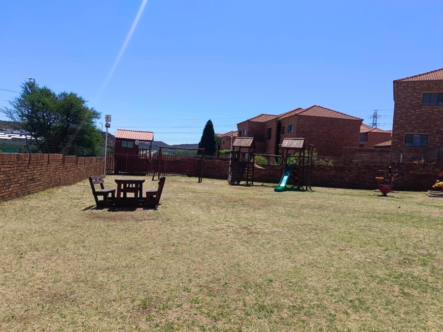 2 Bedroom Property for Sale in Liefde en Vrede Gauteng