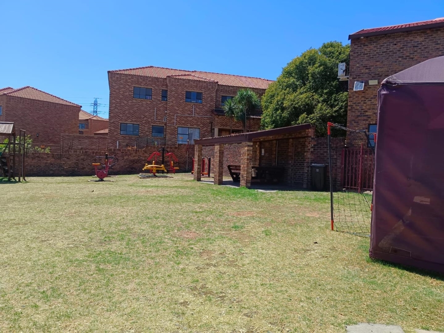 2 Bedroom Property for Sale in Liefde en Vrede Gauteng