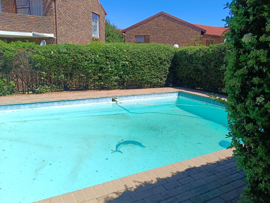 2 Bedroom Property for Sale in Liefde en Vrede Gauteng