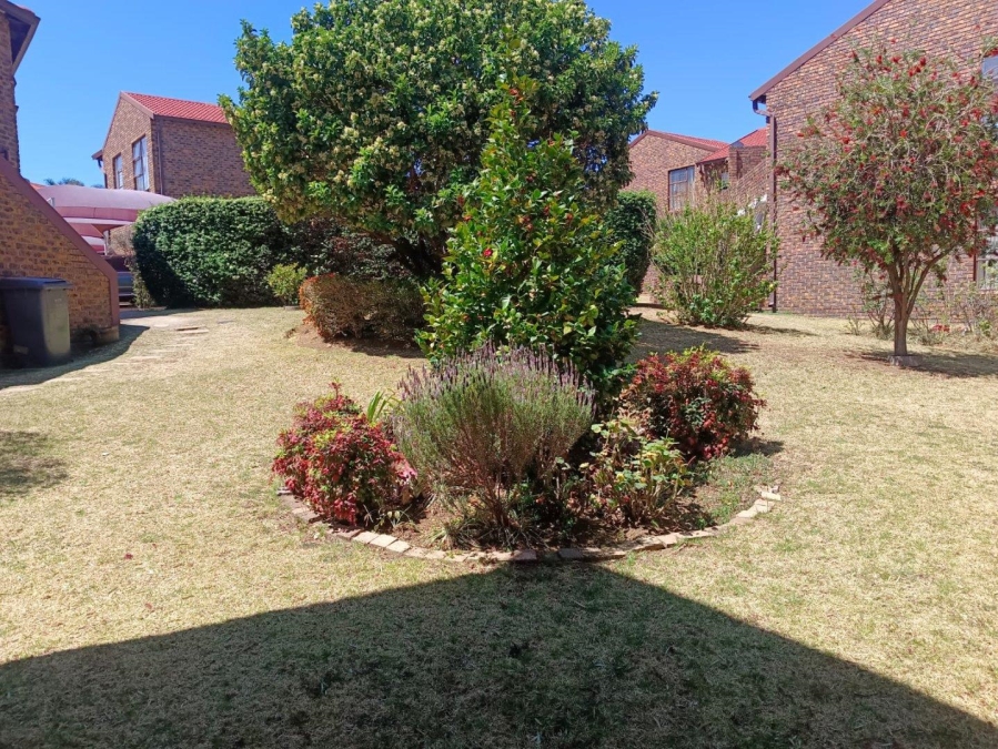 2 Bedroom Property for Sale in Liefde en Vrede Gauteng