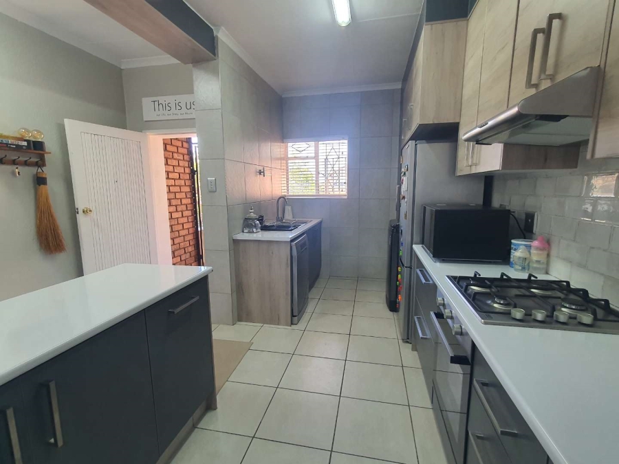 3 Bedroom Property for Sale in Brackenhurst Gauteng