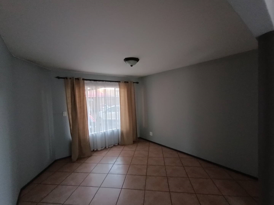 4 Bedroom Property for Sale in Eldoraigne Gauteng