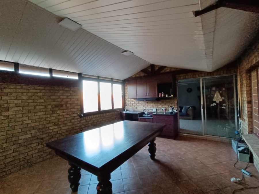 4 Bedroom Property for Sale in Eldoraigne Gauteng