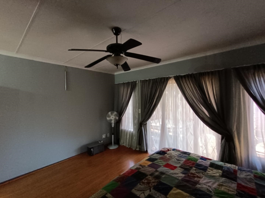 4 Bedroom Property for Sale in Eldoraigne Gauteng