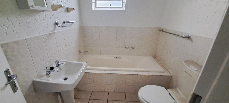 2 Bedroom Property for Sale in Bromhof Gauteng