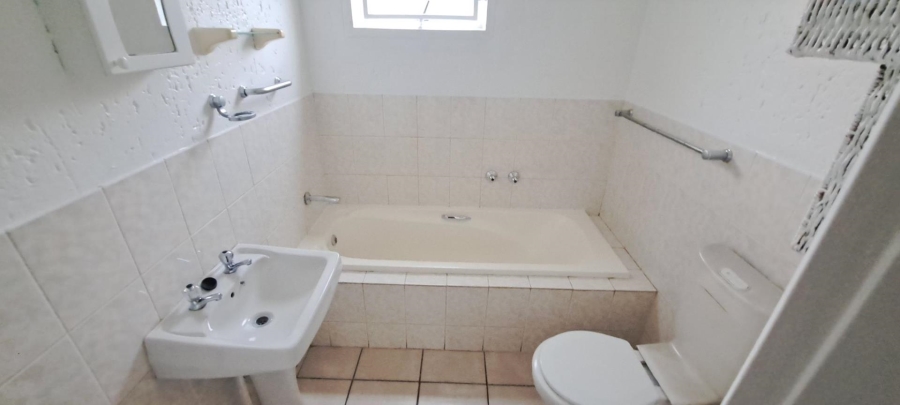 2 Bedroom Property for Sale in Bromhof Gauteng