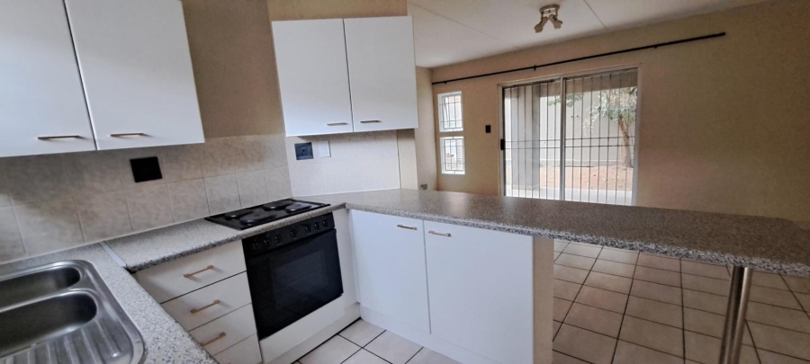 2 Bedroom Property for Sale in Bromhof Gauteng